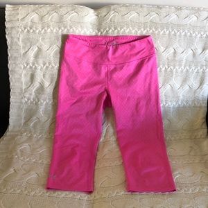 UA Crop Leggings